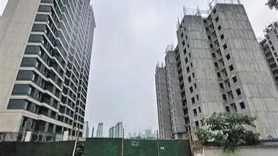 » 2、人民日报：西安曲江房屋征收五年未安置，通告让居民搬回去旧房我们是陕西西安三学街历史文化街区周边的居民